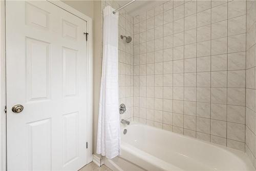 1513 Fletcher Road, Hamilton, ON - Indoor Photo Showing Bathroom