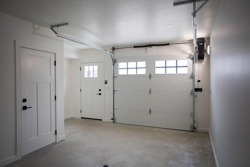 922 Sixth Street, Nelson, BC - Indoor Photo Showing Garage