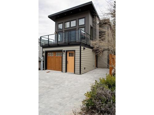 922 Sixth Street, Nelson, BC - Outdoor