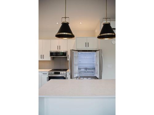 922 Sixth Street, Nelson, BC - Indoor Photo Showing Kitchen