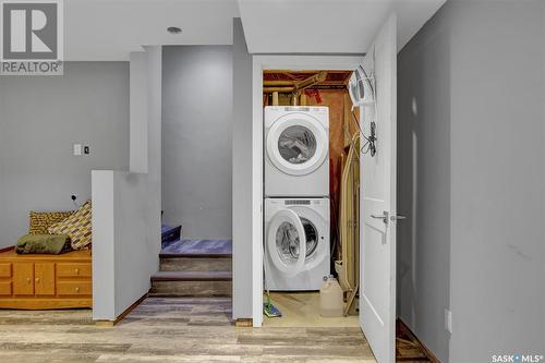 3257 Chuka Boulevard, Regina, SK - Indoor Photo Showing Laundry Room