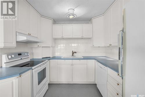 1201 510 5Th Avenue N, Saskatoon, SK - Indoor Photo Showing Kitchen