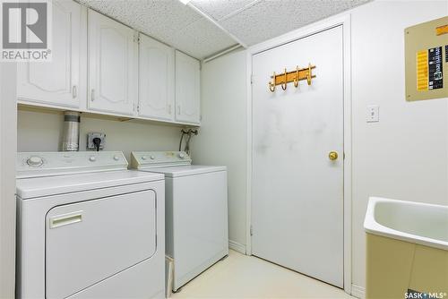 1201 510 5Th Avenue N, Saskatoon, SK - Indoor Photo Showing Laundry Room