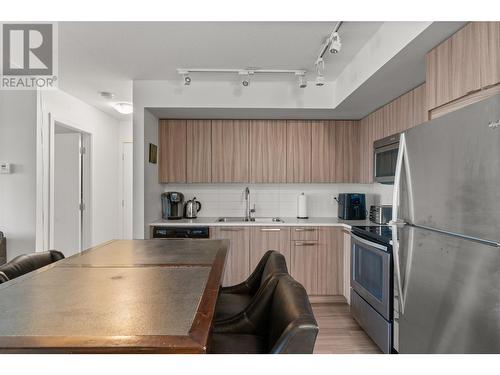 883 Academy Way Unit# Ph1, Kelowna, BC - Indoor Photo Showing Kitchen With Double Sink