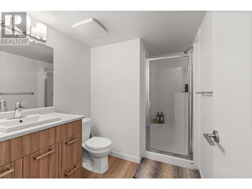 883 Academy Way Unit# Ph1, Kelowna, BC - Indoor Photo Showing Bathroom