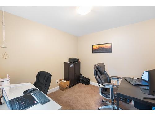 3721 5Th Ave, Castlegar, BC - Indoor Photo Showing Office