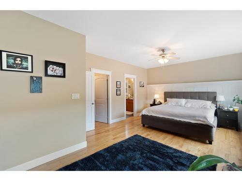 3721 5Th Ave, Castlegar, BC - Indoor Photo Showing Bedroom