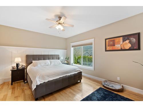 3721 5Th Ave, Castlegar, BC - Indoor Photo Showing Bedroom