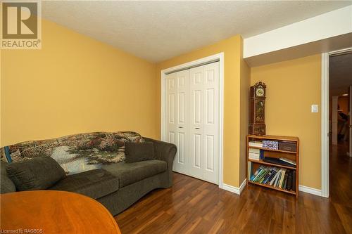 51 Heather Lynn Boulevard, Tara, ON - Indoor Photo Showing Living Room