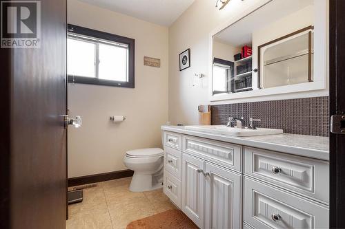 139 Salmon Arm Drive, Enderby, BC - Indoor Photo Showing Bathroom