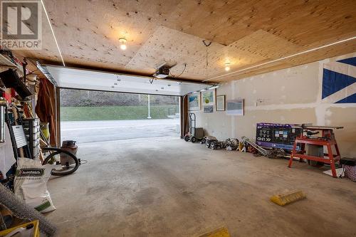 139 Salmon Arm Drive, Enderby, BC - Indoor Photo Showing Garage