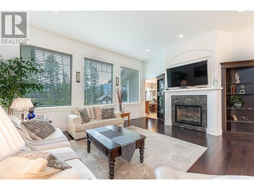 3131 20 Street Ne, Salmon Arm, BC - Indoor Photo Showing Living Room With Fireplace