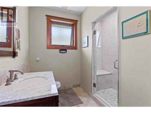 3832 Pakka Road, Sorrento, BC - Indoor Photo Showing Bathroom