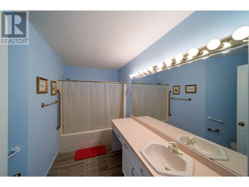 2330 Butt Road Unit# 143, Westbank, BC - Indoor Photo Showing Bathroom