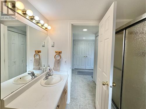 3456 Dunsmuir Road, Lac La Hache, BC - Indoor Photo Showing Bathroom