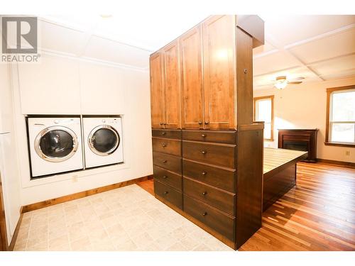 4598 Cedar Hill Road, Falkland, BC - Indoor Photo Showing Laundry Room