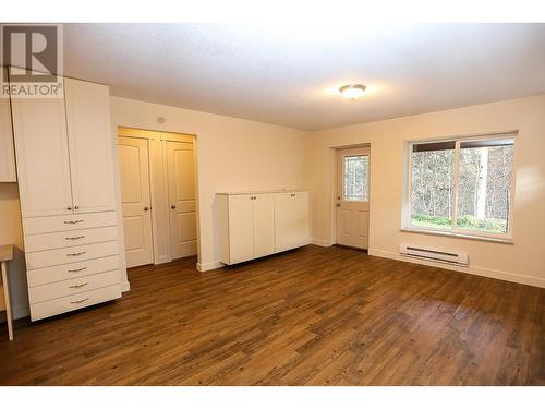 4598 Cedar Hill Road, Falkland, BC - Indoor Photo Showing Other Room