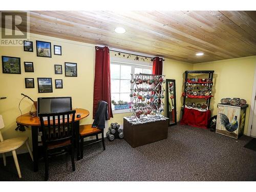 4598 Cedar Hill Road, Falkland, BC - Indoor