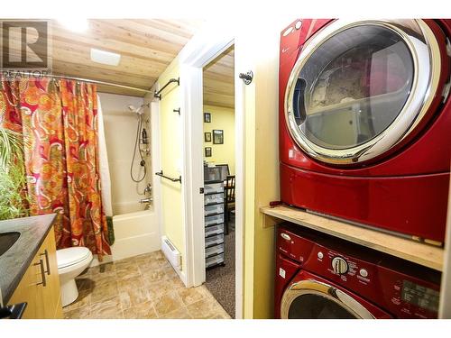 4598 Cedar Hill Road, Falkland, BC - Indoor Photo Showing Laundry Room