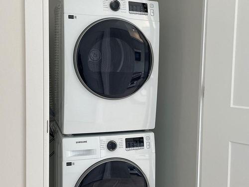 Lhp03-15 Ellerslie Ave, Toronto, ON - Indoor Photo Showing Laundry Room