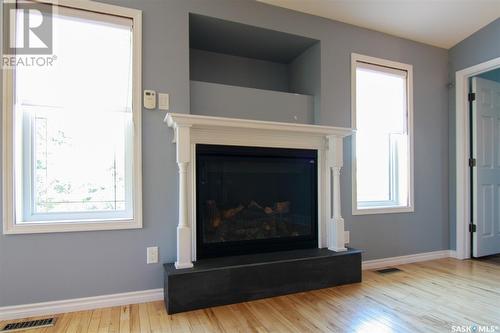 49 Lawrence Avenue E, Yorkton, SK - Indoor Photo Showing Living Room With Fireplace