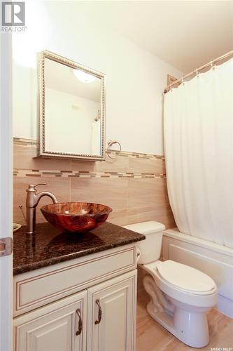 49 Lawrence Avenue E, Yorkton, SK - Indoor Photo Showing Bathroom