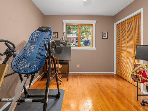 4895 Prospect Lake Rd, Saanich, BC - Indoor Photo Showing Living Room With Fireplace