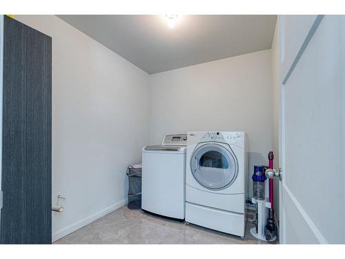 Salle de lavage - 512 Rue Du Boisé, Acton Vale, QC - Indoor Photo Showing Laundry Room