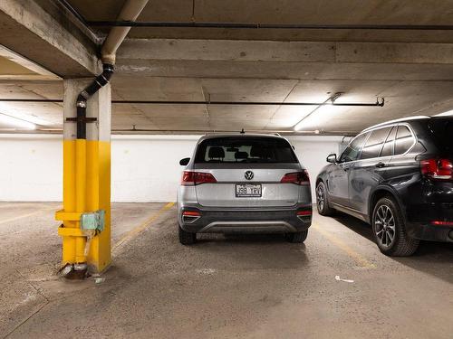 Parking - 603-3470 Rue Durocher, Montréal (Le Plateau-Mont-Royal), QC - Indoor Photo Showing Garage