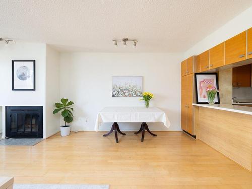 Living room - 603-3470 Rue Durocher, Montréal (Le Plateau-Mont-Royal), QC - Indoor With Fireplace