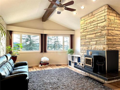1146 2Nd Ave, Ladysmith, BC - Indoor With Fireplace