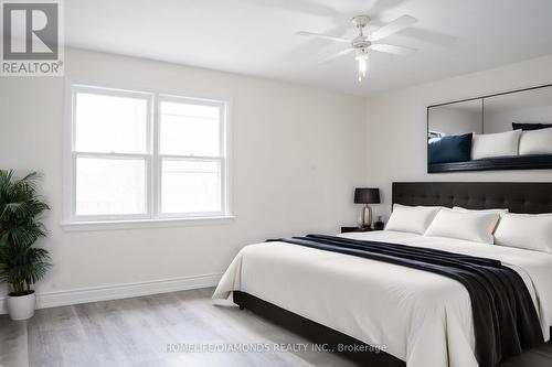 10 Springdale Ave, St. Catharines, ON - Indoor Photo Showing Bedroom
