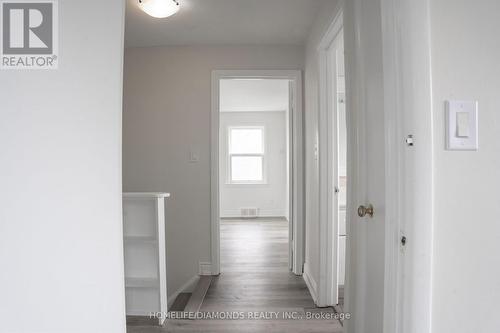 10 Springdale Ave, St. Catharines, ON - Indoor Photo Showing Other Room