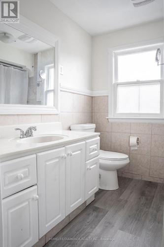 10 Springdale Ave, St. Catharines, ON - Indoor Photo Showing Bathroom