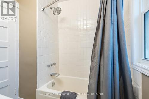 4841 Victoria Avenue N, Lincoln, ON - Indoor Photo Showing Bathroom