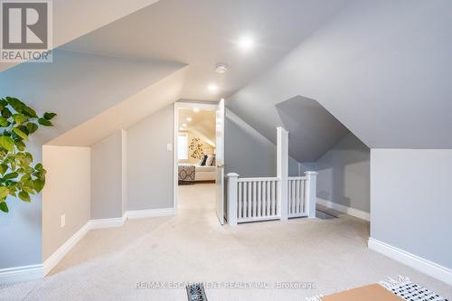 4841 Victoria Avenue, Lincoln, ON - Indoor Photo Showing Bedroom