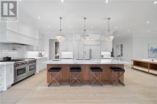 128 Balsam Dr, Oakville, ON - Indoor Photo Showing Kitchen With Upgraded Kitchen