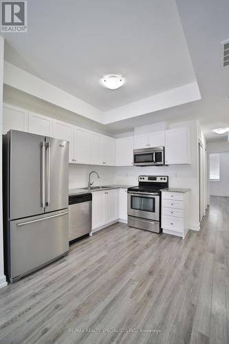 #60 -60 Winston Park Blvd, Toronto, ON - Indoor Photo Showing Kitchen With Stainless Steel Kitchen