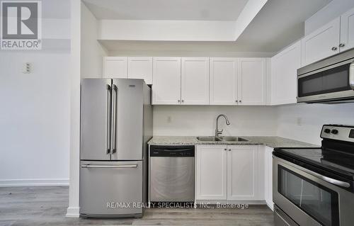 60 - 60 Winston Park Boulevard, Toronto, ON - Indoor Photo Showing Kitchen With Stainless Steel Kitchen With Double Sink