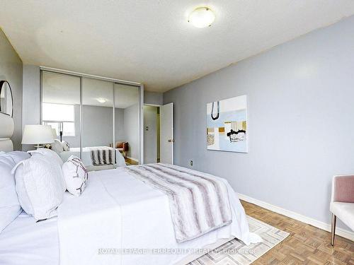 1201-2645 Kipling Ave, Toronto, ON - Indoor Photo Showing Bedroom