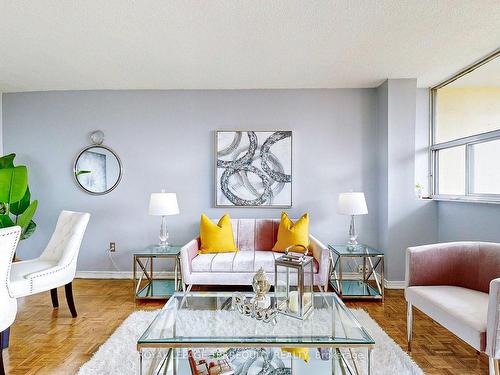 1201-2645 Kipling Ave, Toronto, ON - Indoor Photo Showing Living Room
