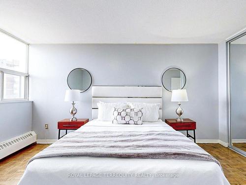 1201-2645 Kipling Ave, Toronto, ON - Indoor Photo Showing Bedroom