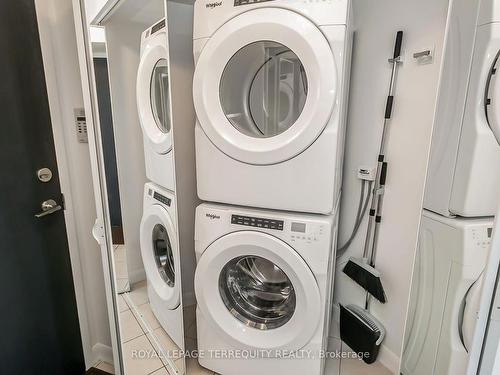 1909-225 Sherway Gardens Rd, Toronto, ON - Indoor Photo Showing Laundry Room