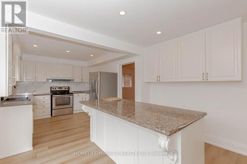 4544 Penhallow Rd, Mississauga, ON - Indoor Photo Showing Kitchen With Upgraded Kitchen