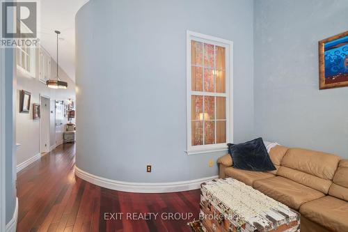 1 - 393 Front Street, Belleville, ON - Indoor Photo Showing Living Room