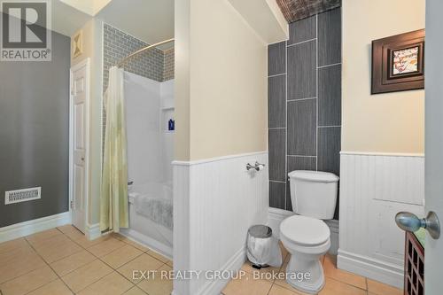 1 - 393 Front Street, Belleville, ON - Indoor Photo Showing Bathroom
