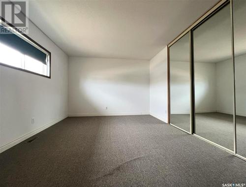 118 5Th Avenue Se, Swift Current, SK - Indoor Photo Showing Other Room