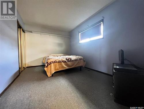 118 5Th Avenue Se, Swift Current, SK - Indoor Photo Showing Bedroom