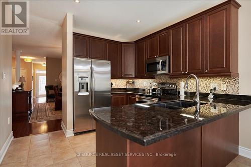 6 Versailles Cres, Barrie, ON - Indoor Photo Showing Kitchen With Double Sink With Upgraded Kitchen