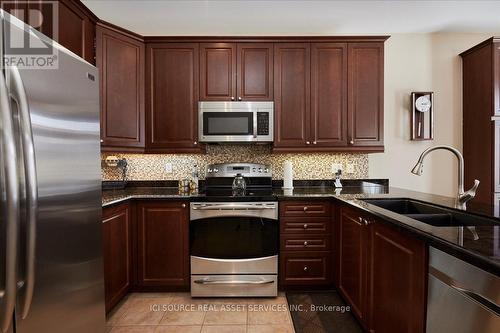 6 Versailles Crescent, Barrie, ON - Indoor Photo Showing Kitchen With Double Sink